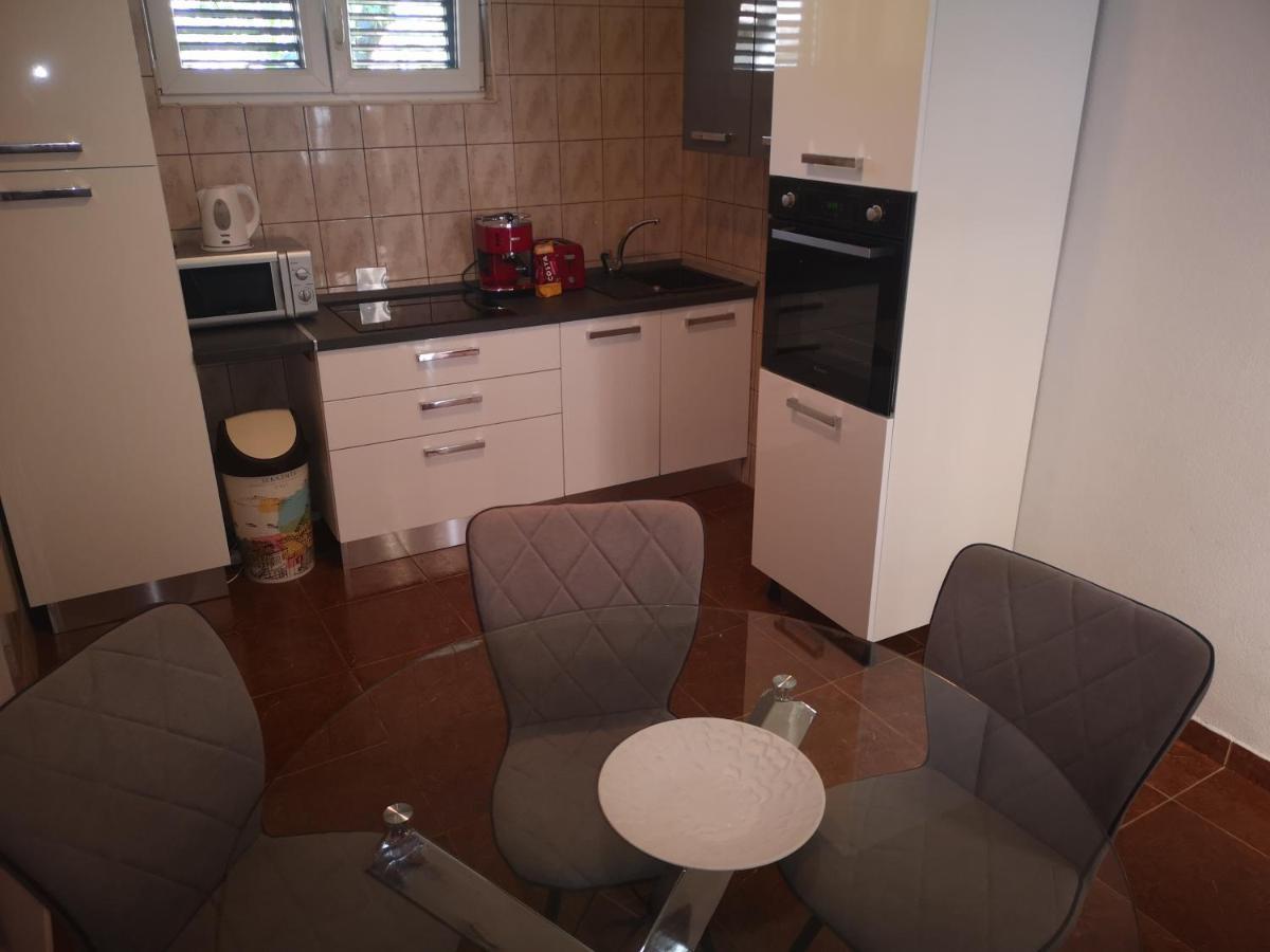 Apartment Ivana Biograd Na Moru Eksteriør billede